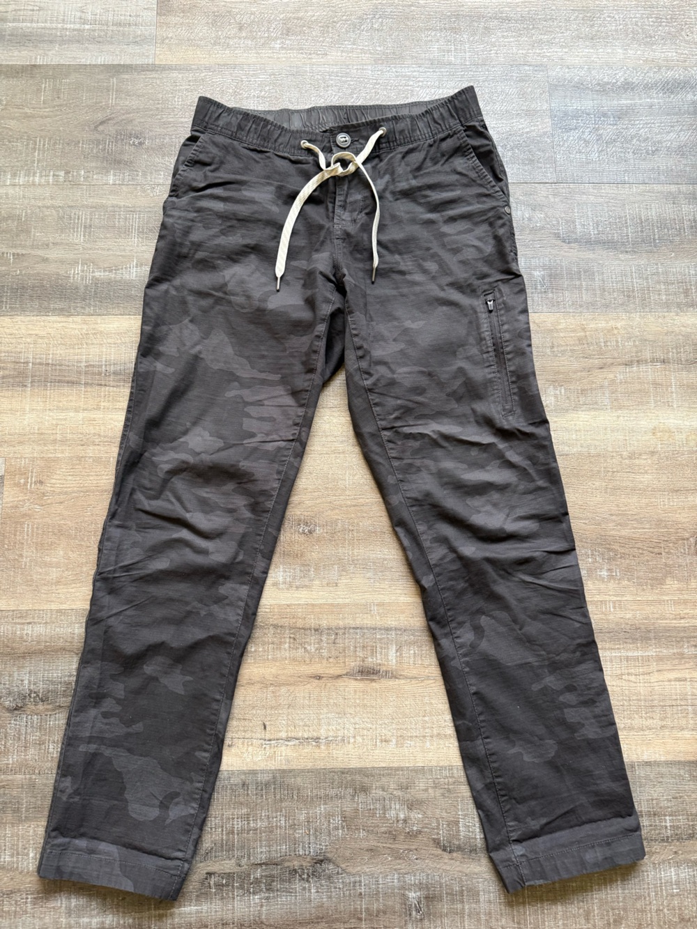 Vuori Women’s Ripstop Black Camo Pants - Casual Athletic Fit